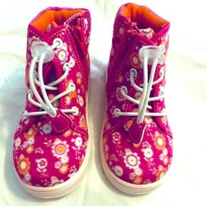 NWOT toddler girl high top sneakers.